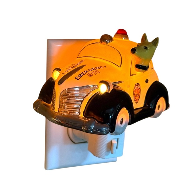 Henry Cavanagh 3D Dog Car Night Light Swivel Plug Kids Room - Picture 2 of 5